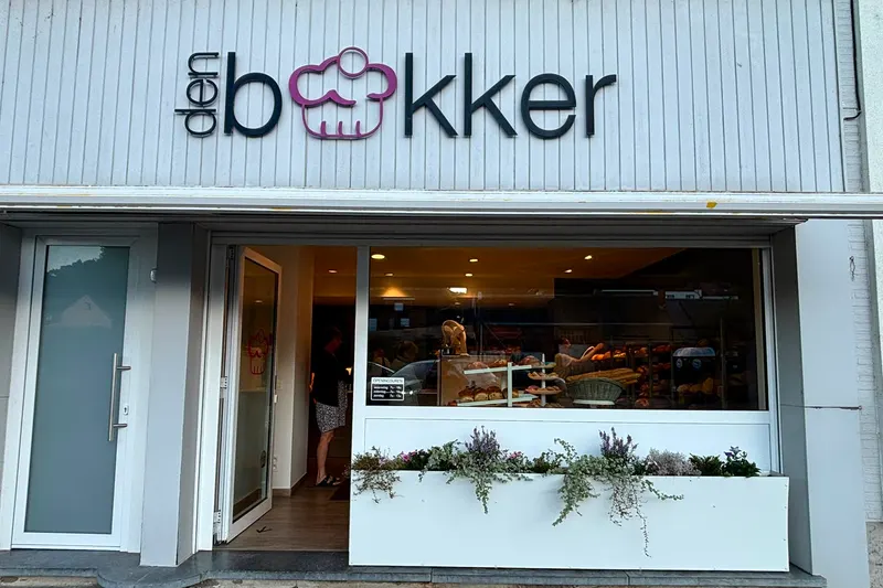 De winkel van Den bakker in Stationsstraat 32
